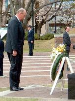 Norway's king places wreath at Nagasaki A-bomb monument